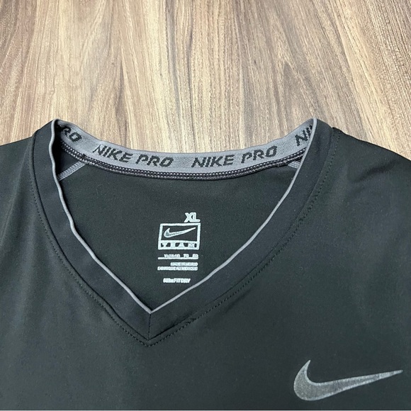Nike Pro Fitted Long Sleeved Black Dri-Fit Training Shirt Sz XL (16-18) - Picture 8 of 9